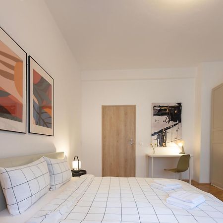 Ultracentral Hong Kong 3 Bdrm Apartment Bucareste Exterior foto